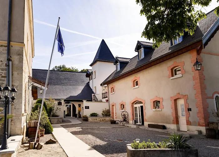 Chateau De Saint-genix Saint-Genix-sur-Guiers