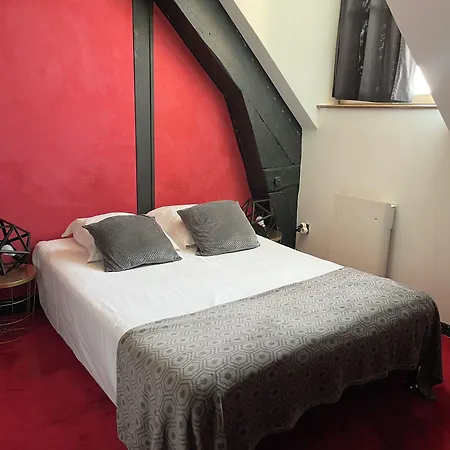 Chateau De Saint-genix Guest house